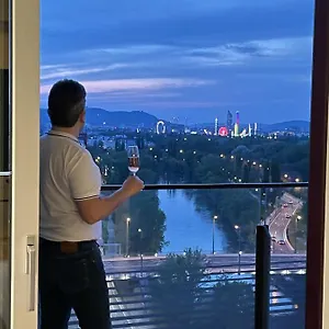 Royal Swan Skyline, Wien